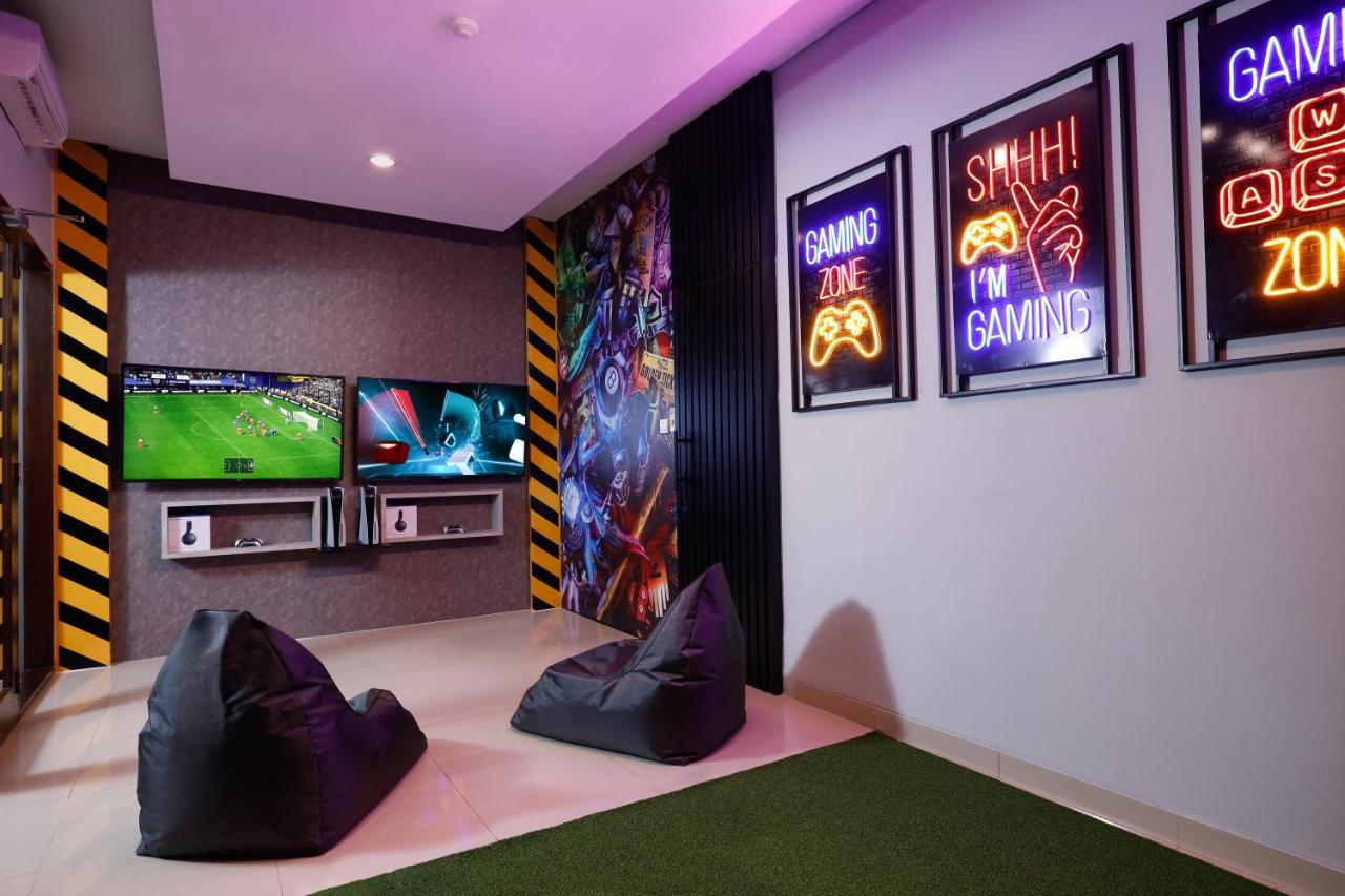 Bali Dynasty Resort กูตา ภายนอก รูปภาพ The gaming room at the 2016 FIFA Club World Cup