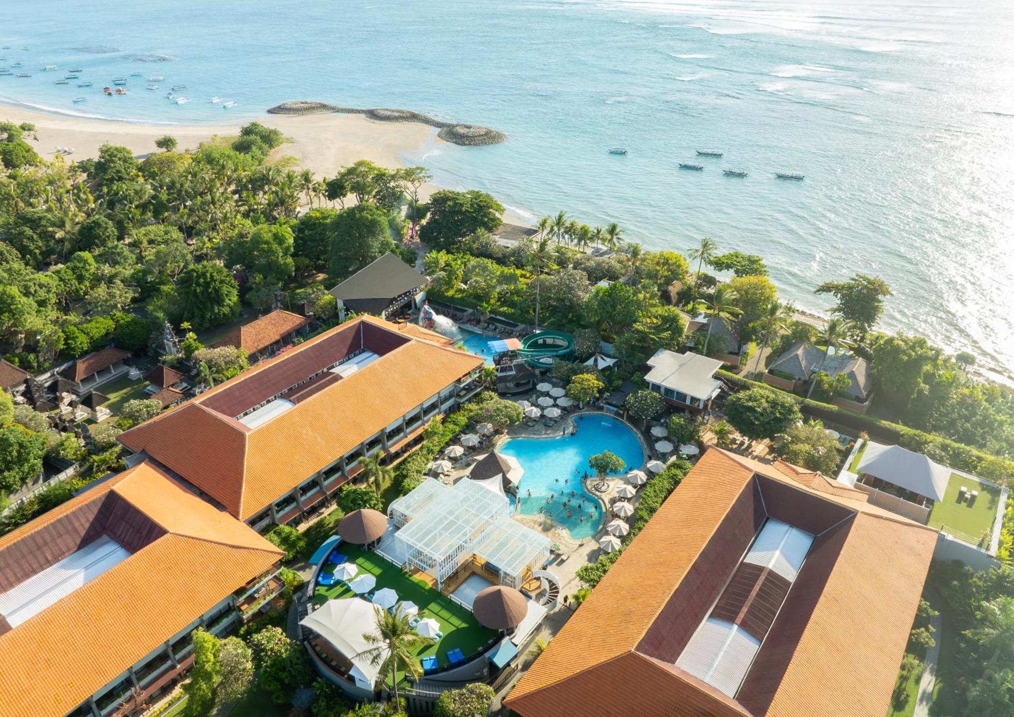Bali Dynasty Resort กูตา ภายนอก รูปภาพ Aerial view of the resort